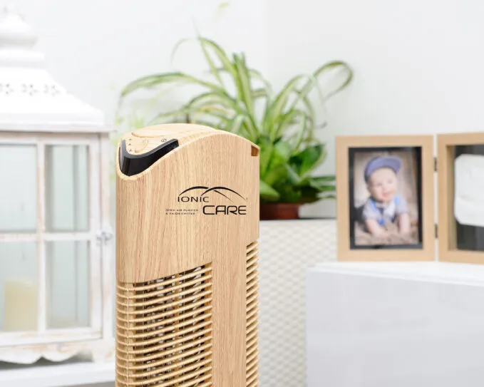 Čistička vzduchu Ionic-CARE v detailu horní části, dekor dřevo dub